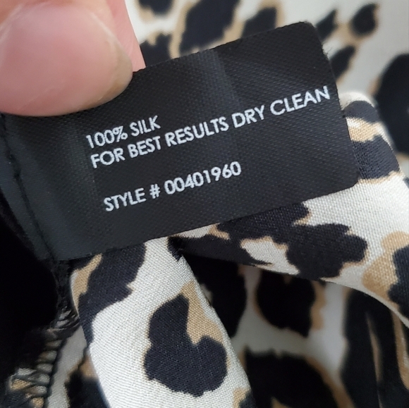 𝅺Club Monaco Silk Leopard Print Raglan V Neck 3/4 Length Sleeve Blouse Size S - Picture 9 of 10